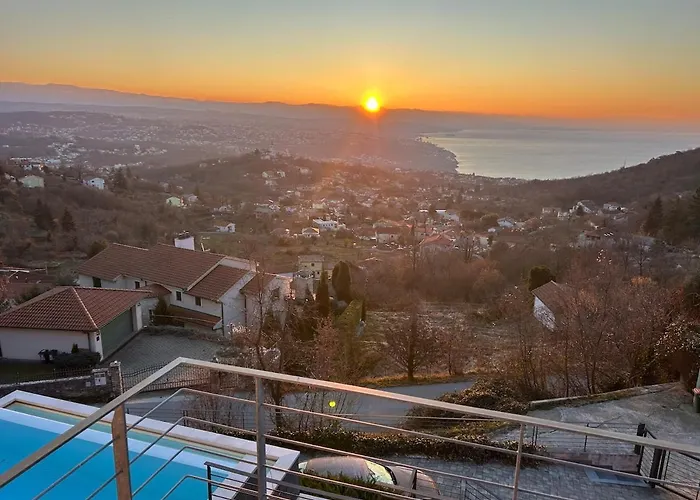 Nina Rukavac Opatija فيلة ماتولي